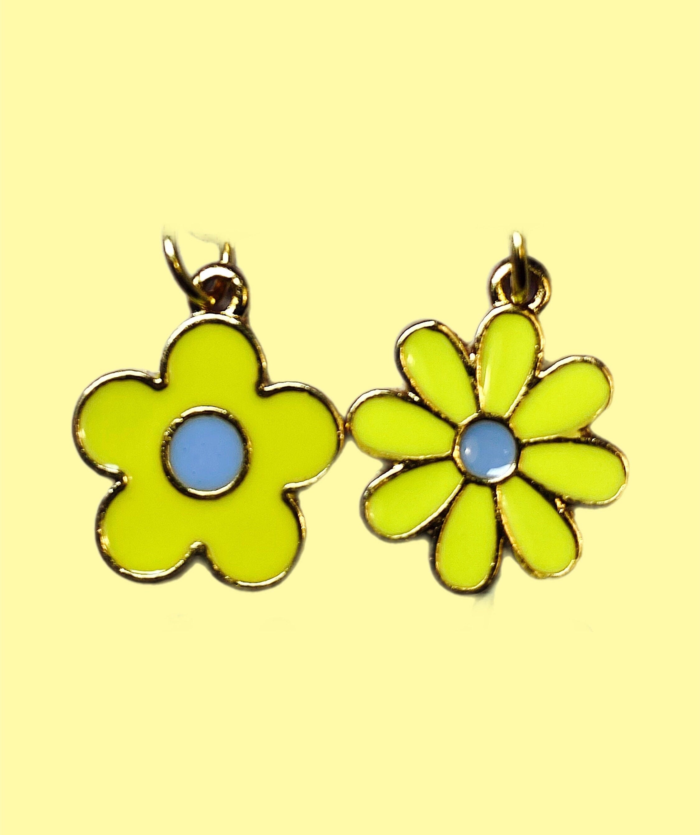 Daisy Flower Charm Earrings
